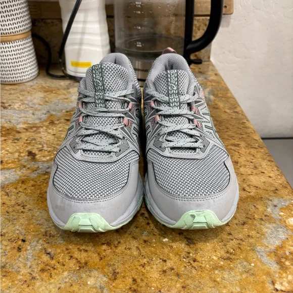 ASICS Gel Venture 8 size 10 - Picture 2 of 9